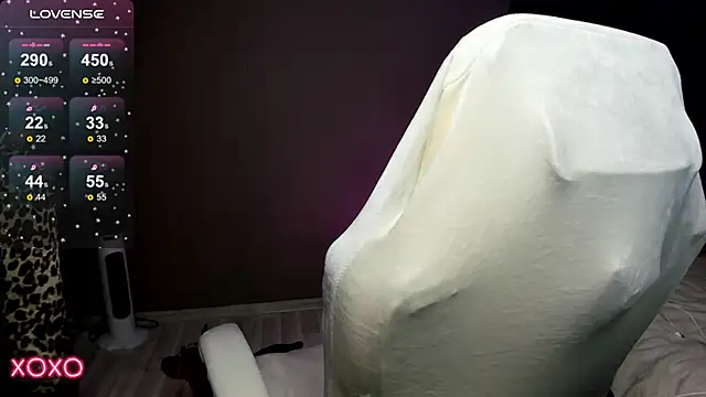 Mariella Adamss online show from November 2025 12:09:02 PM