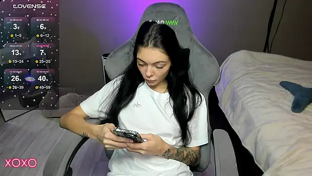 Mariella Adamss online show from December 2025 01:10:02 PM