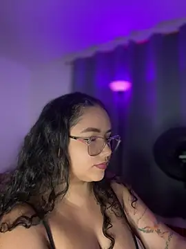 CurlyGirl 1 online show from April 2026 11:00:02 PM