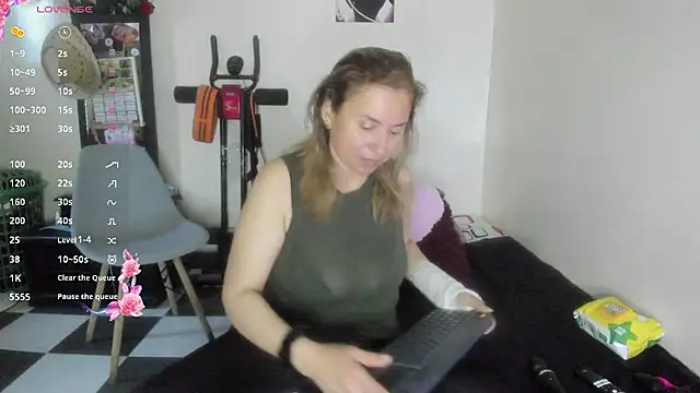 Snapshot of SheraHadee chatting on July 2026 10:54:02 PM SheraHadee online show from July 2026 10:54:02 PM