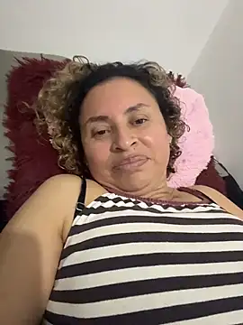 Snapshot of SheraHadee chatting on June 2026 12:31:01 AM SheraHadee online show from June 2026 12:31:01 AM