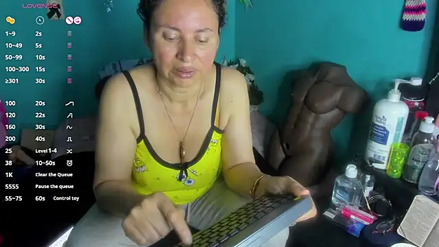 Snapshot of SheraHadee chatting on May 2026 10:40:02 AM SheraHadee online show from May 2026 10:40:02 AM