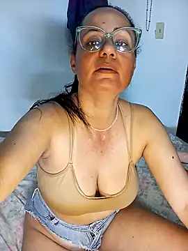 Snapshot of Eunice73 chatting on December 2024 10:05:01 PM Eunice73 online show from December 2024 10:05:01 PM