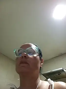 Snapshot of Eunice73 chatting on December 2024 11:19:01 PM Eunice73 online show from December 2024 11:19:01 PM