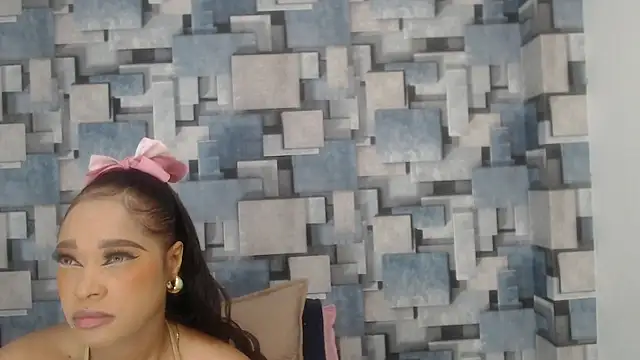 angel dthroatt online show from December 2025 12:05:01 PM