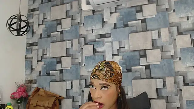 angel dthroatt online show from December 2025 12:04:02 PM