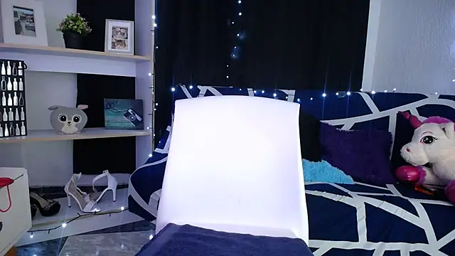 Snapshot of BellaLiz_ chatting on January 2025 01:54:01 AM BellaLiz online show from January 2025 01:54:01 AM