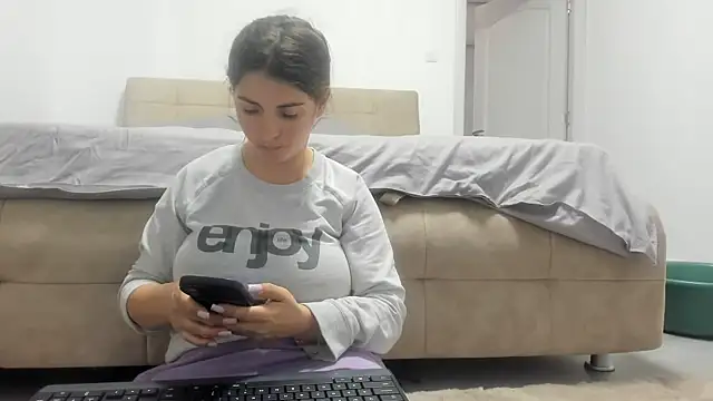 Hottalicia2 online show from March 2026 02:32:01 PM