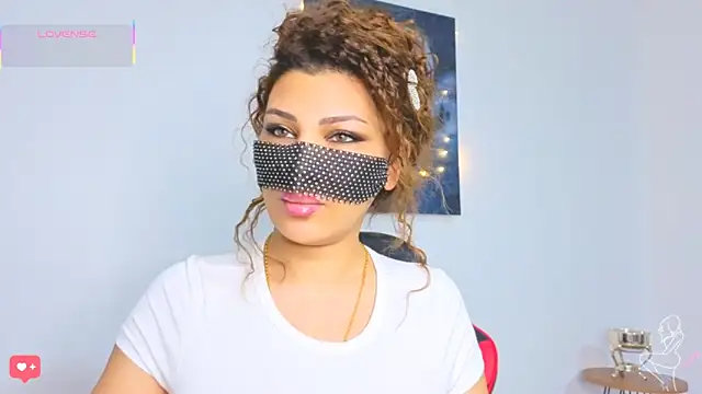 Turkish Latina online show from March 2026 10:33:01 PM