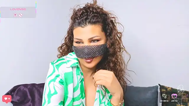 Turkish Latina online show from April 2026 01:52:01 PM