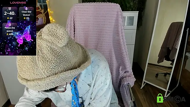 Melissa Wells online show from October 2025 09:38:01 PM