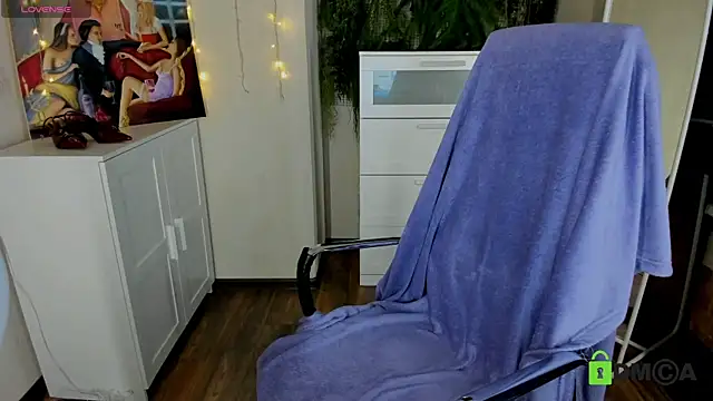 Melissa Wells online show from October 2025 09:03:02 PM