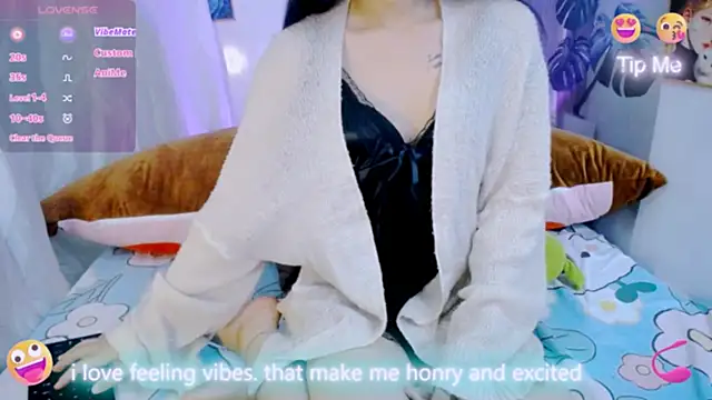 Snapshot of Ly__ chatting on February 2026 03:06:02 AM Ly online show from February 2026 03:06:02 AM