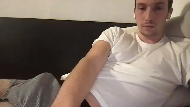 Snapshot of hungandfun05 chatting on February 2025 05:19:02 PM hungandfun05 online show from February 2025 05:19:02 PM