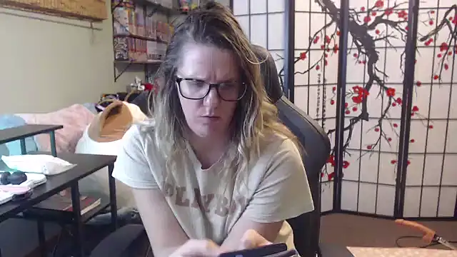 Sarahtineke online show from March 2026 05:47:01 PM