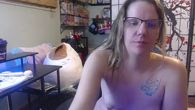 Sarahtineke online show from February 2026 05:40:01 AM