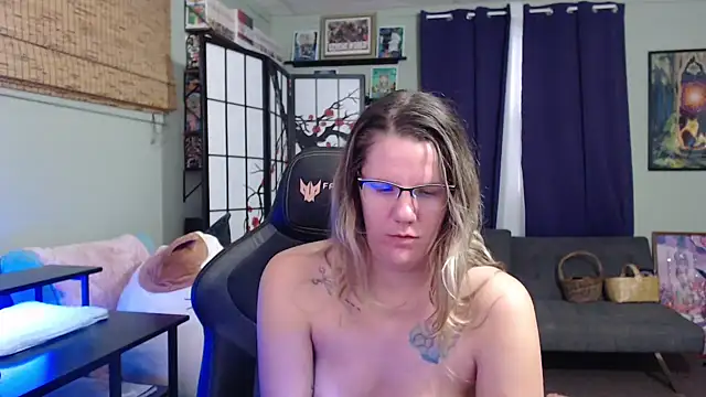 Sarahtineke online show from November 2025 04:07:02 PM