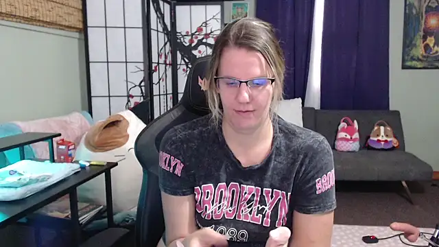Snapshot of Sarahtineke chatting on October 2025 05:12:02 PM Sarahtineke online show from October 2025 05:12:02 PM