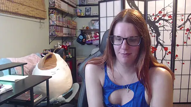 Sarahtineke online show from May 2026 02:04:01 AM