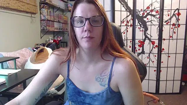 Sarahtineke online show from May 2026 03:26:01 PM