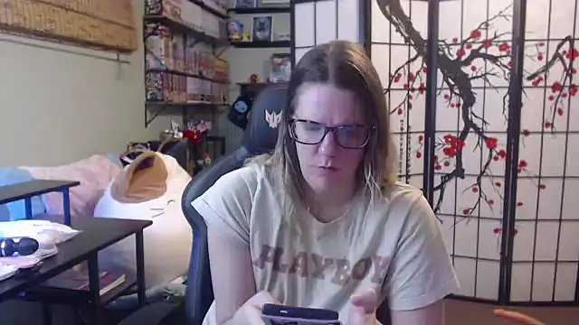 Sarahtineke online show from March 2026 03:45:01 PM