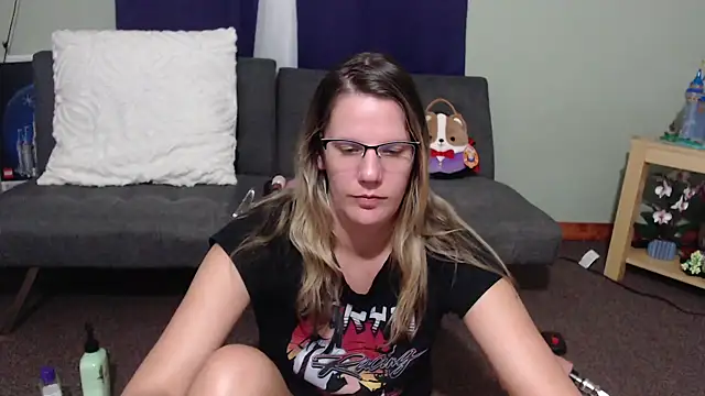 Snapshot of Sarahtineke chatting on October 2025 10:55:02 PM Sarahtineke online show from October 2025 10:55:02 PM