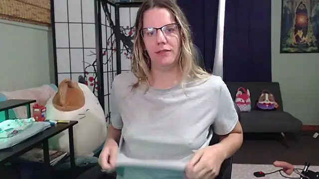 Snapshot of Sarahtineke chatting on October 2025 02:06:01 PM Sarahtineke online show from October 2025 02:06:01 PM