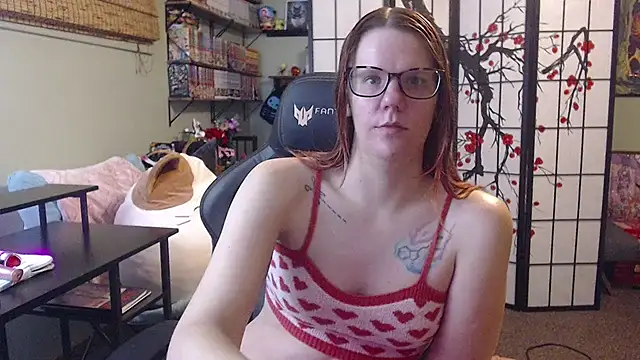 Sarahtineke online show from May 2026 05:08:01 PM
