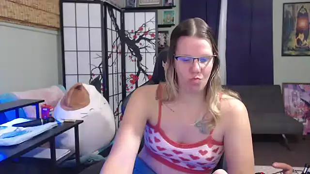 Sarahtineke online show from October 2025 04:19:01 PM