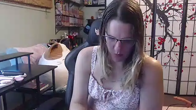 Sarahtineke online show from March 2026 03:04:02 PM