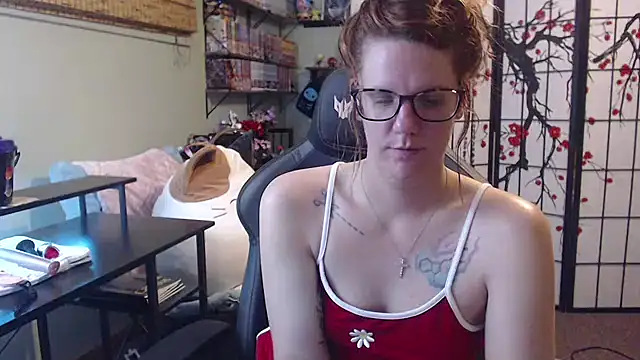 Sarahtineke online show from July 2026 08:09:01 PM