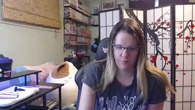 Sarahtineke online show from February 2026 06:15:01 PM