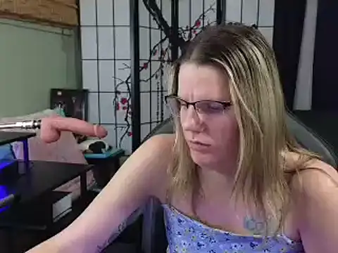 Snapshot of Sarahtineke chatting on January 2025 05:05:01 AM Sarahtineke online show from January 2025 05:05:01 AM