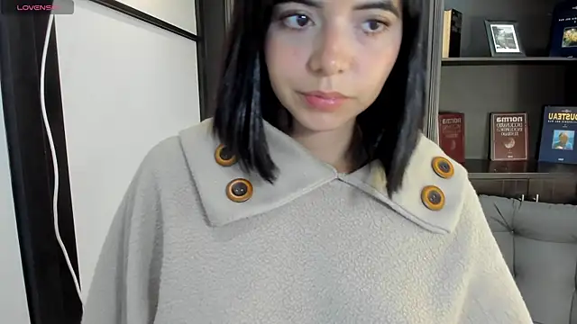 NicolRoss  online show from September 2025 12:45:02 PM