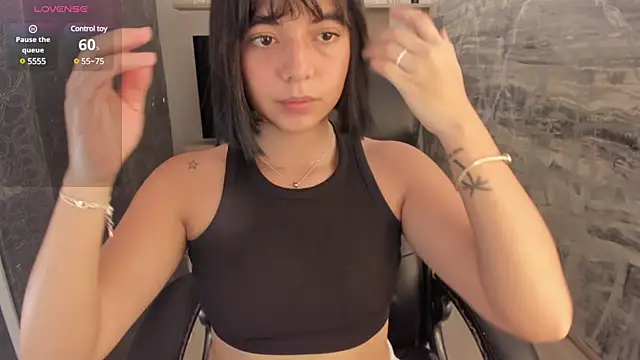 NicolRoss  online show from January 2025 04:03:01 PM
