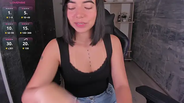 NicolRoss  online show from October 2025 01:01:01 PM