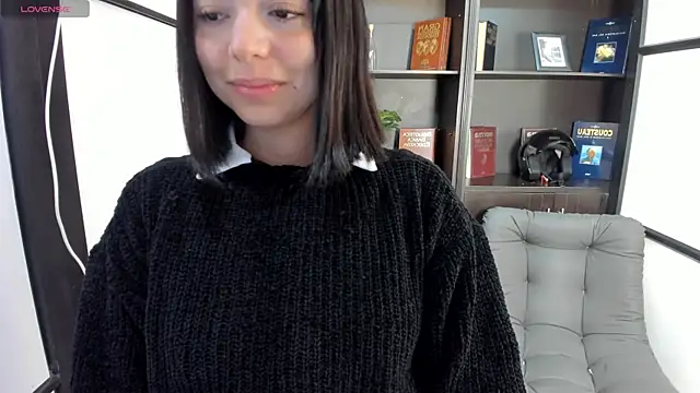 NicolRoss  online show from September 2025 12:53:01 PM
