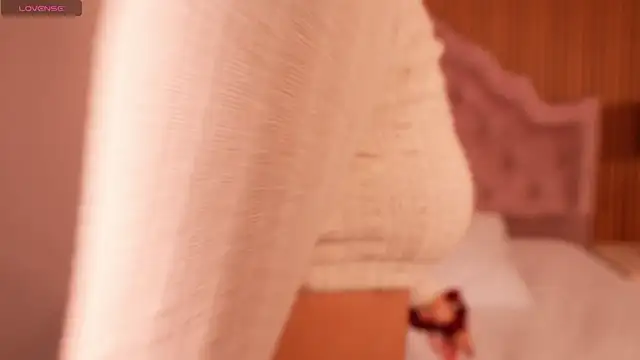 NicolRoss  online show from November 2025 10:14:02 PM