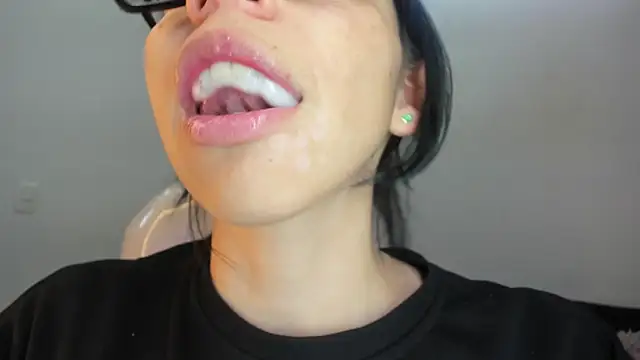 Katty mouth online show from December 2025 08:41:02 PM