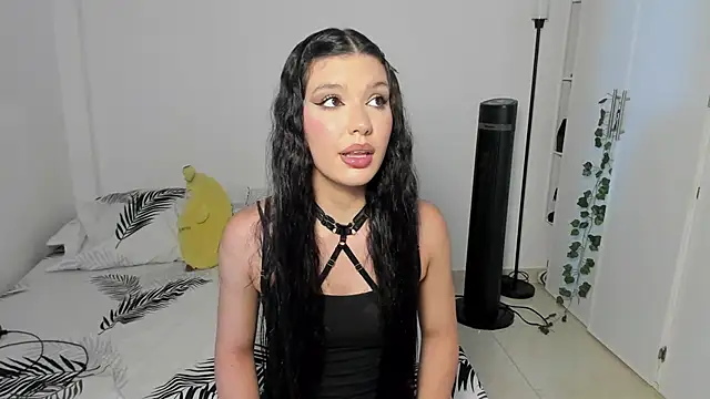 Snapshot of Emperatriiz chatting on December 2025 03:51:02 PM Emperatriiz online show from December 2025 03:51:02 PM