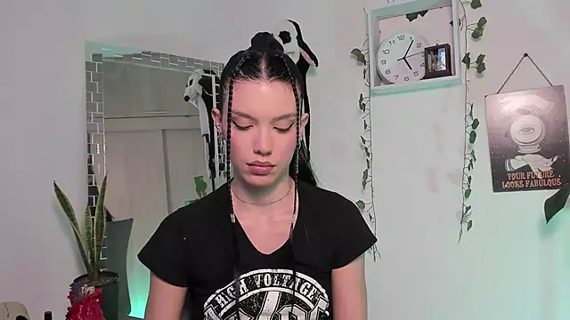 Snapshot of Emperatriiz chatting on January 2025 10:10:01 PM Emperatriiz online show from January 2025 10:10:01 PM