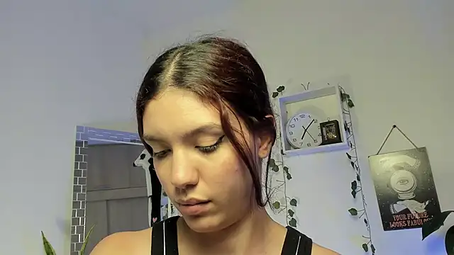 Snapshot of Emperatriiz chatting on January 2025 12:12:01 AM Emperatriiz online show from January 2025 12:12:01 AM