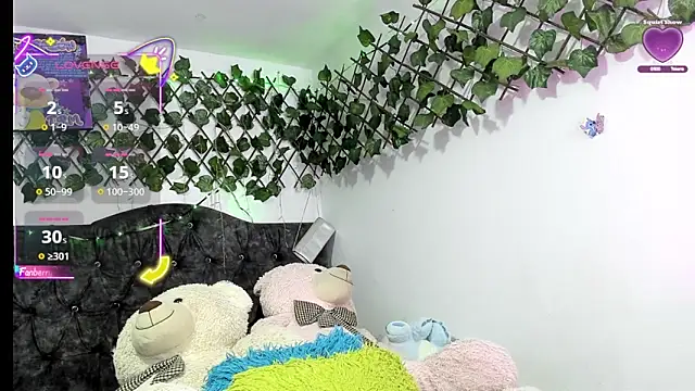 PaulinaSwan online show from December 2025 05:12:01 AM