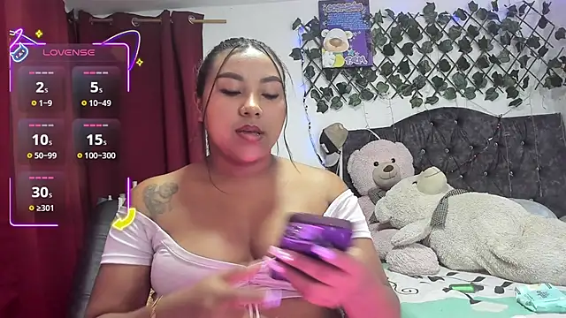 PaulinaSwan online show from October 2025 04:02:02 AM