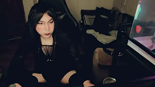 Snapshot of evelyntvsexy chatting on July 2026 02:13:01 PM evelyntvsexy online show from July 2026 02:13:01 PM
