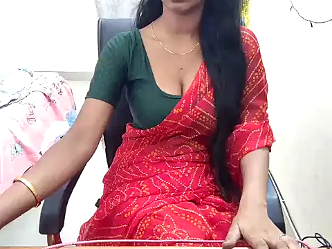 Snapshot of tanvi-00 chatting on July 2026 05:54:02 PM tanvi-00 online show from July 2026 05:54:02 PM