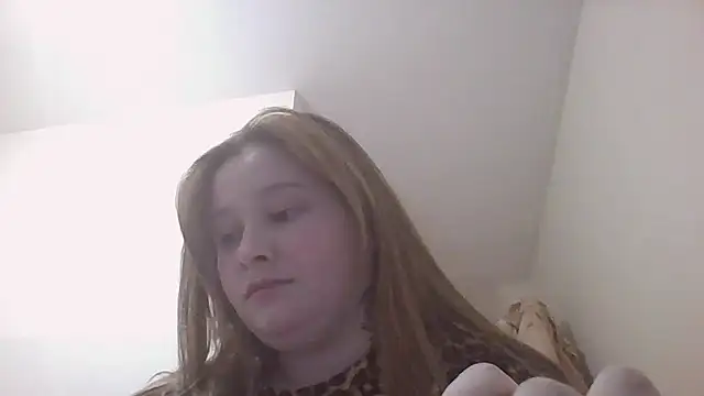 Light Luna online show from February 2026 03:47:01 PM