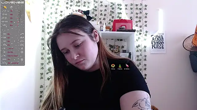Snapshot of Light_Luna chatting on February 2025 08:39:02 AM Light Luna online show from February 2025 08:39:02 AM