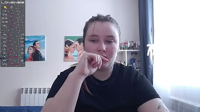 Snapshot of Light_Luna chatting on February 2025 04:02:02 AM Light Luna online show from February 2025 04:02:02 AM