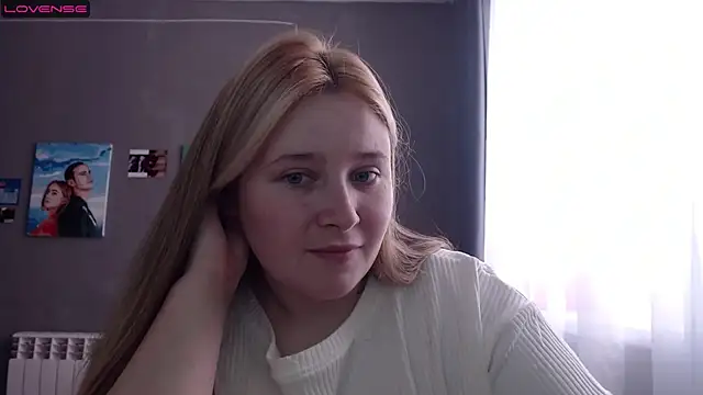 Light Luna online show from November 2025 07:11:01 AM